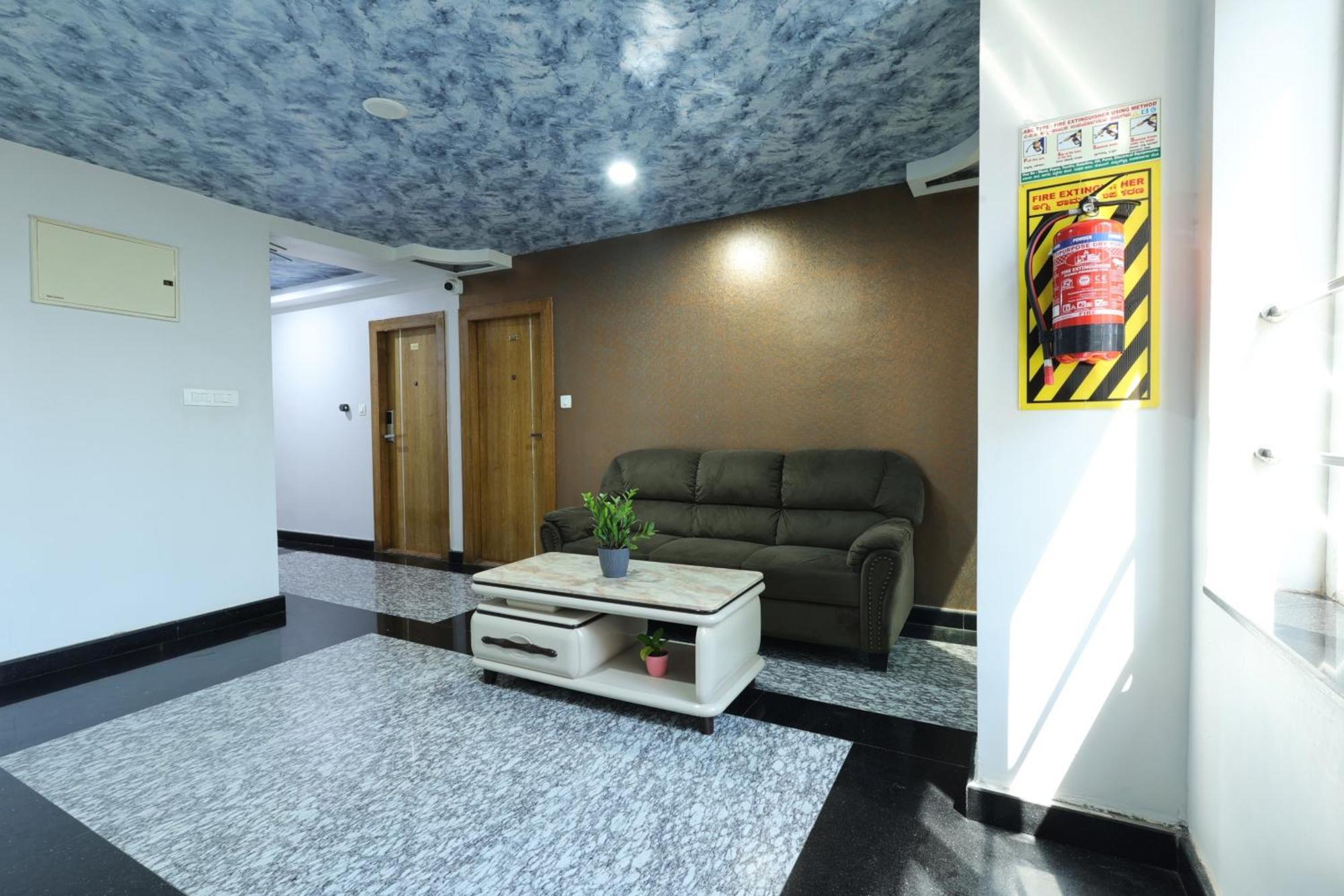 Hello Inn By Vyda Bangalore Exterior photo